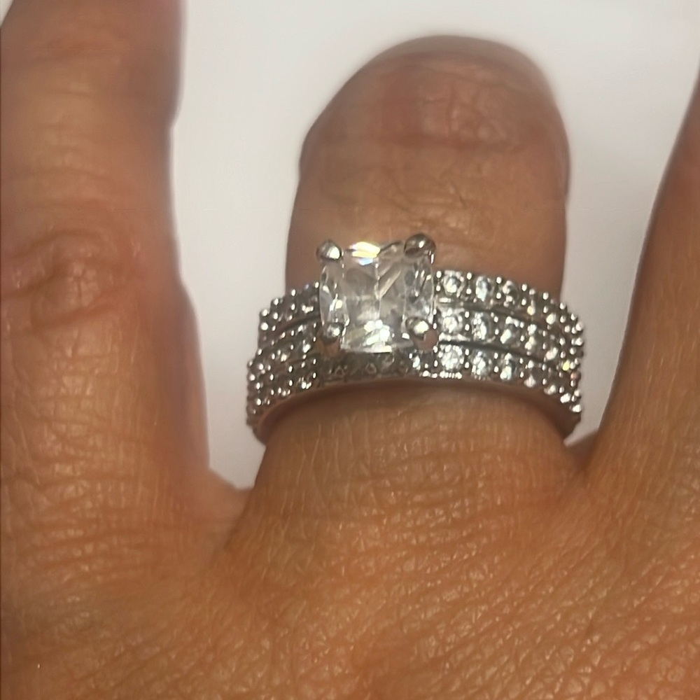 Sterling silver 925 2 carat trilogy